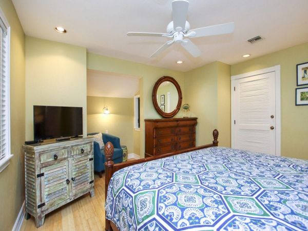 Captiva Island Beautiful 4 Bedroom Home Steps to the Beach