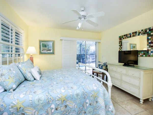Captiva Island Beautiful 4 Bedroom Home Steps to the Beach