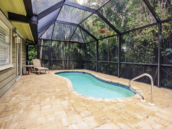 Captiva Island Beautiful 4 Bedroom Home Steps to the Beach