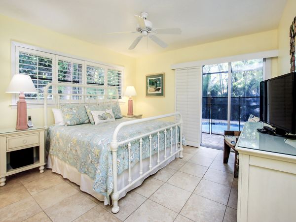Captiva Island Beautiful 4 Bedroom Home Steps to the Beach