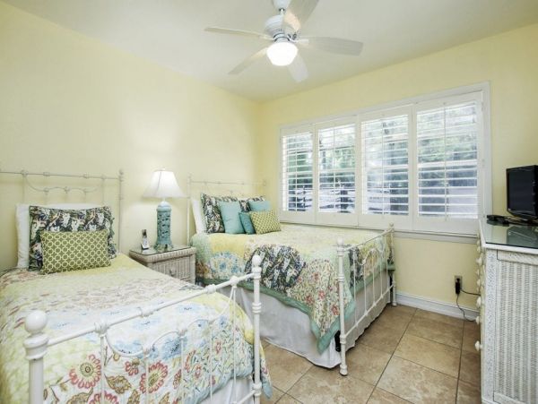 Captiva Island Beautiful 4 Bedroom Home Steps to the Beach