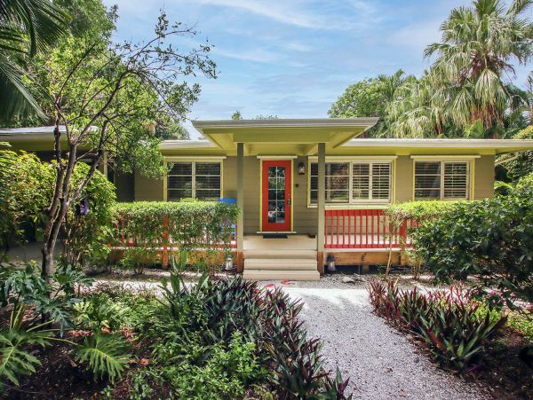 Captiva Island Beautiful 4 Bedroom Home Steps to the Beach