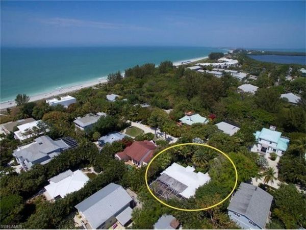 Captiva Island Beautiful 4 Bedroom Home Steps to the Beach