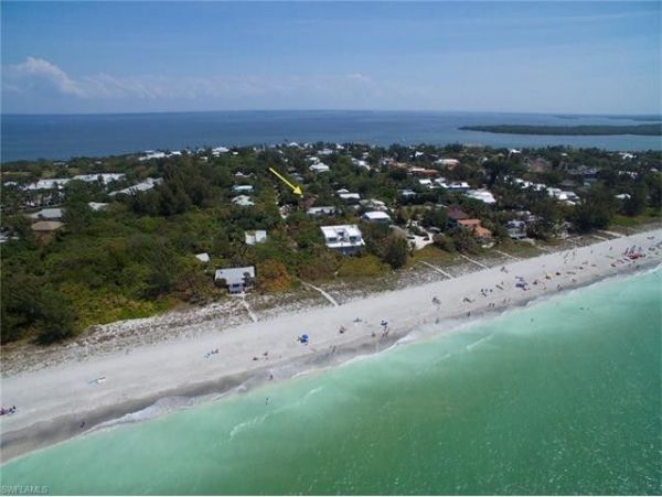 Captiva Island Beautiful 4 Bedroom Home Steps to the Beach