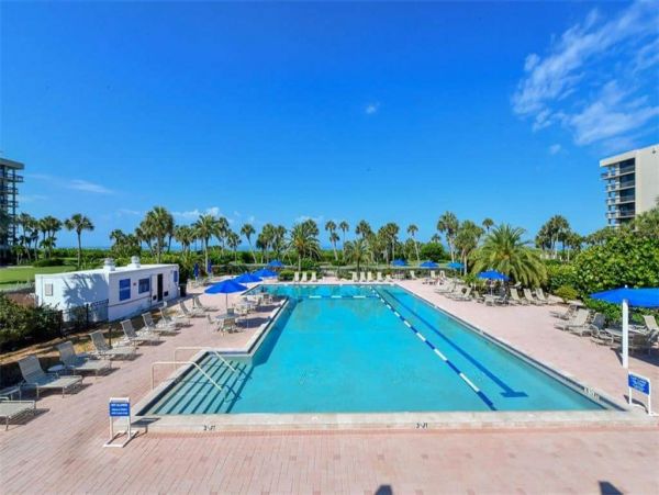 Longboat Key Beachplace Rental Direct Walk Out Partial Views
