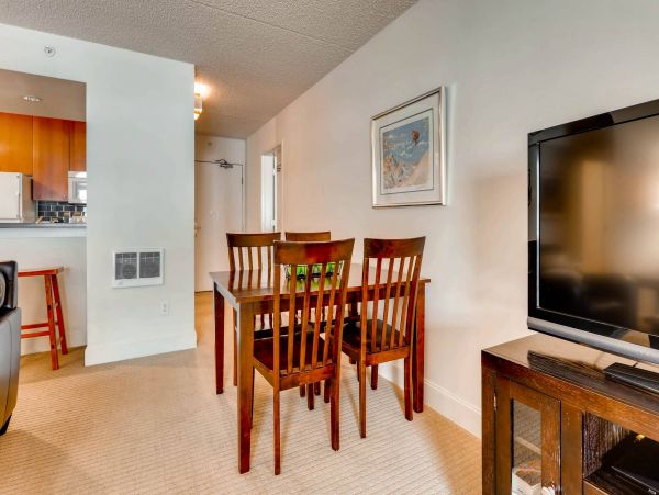 Stunning Vail Residence with Lovely Out Door Pool 2 Bedrm