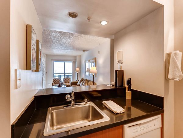 Stunning Vail Residence with Lovely Out Door Pool 2 Bedrm