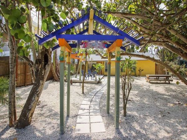 A Truly Charming Captiva Beach Cottage