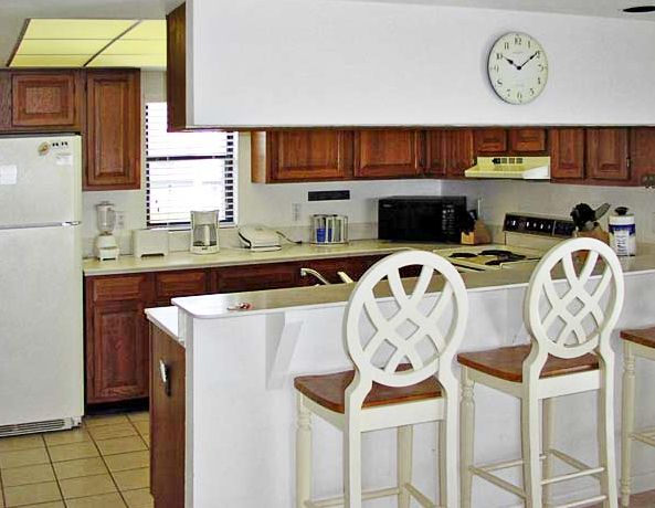 Kitchen with breakfast bar Kitchen with breakfast bar