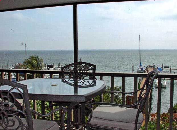 Bay view screened balcony Bay view screened balcony