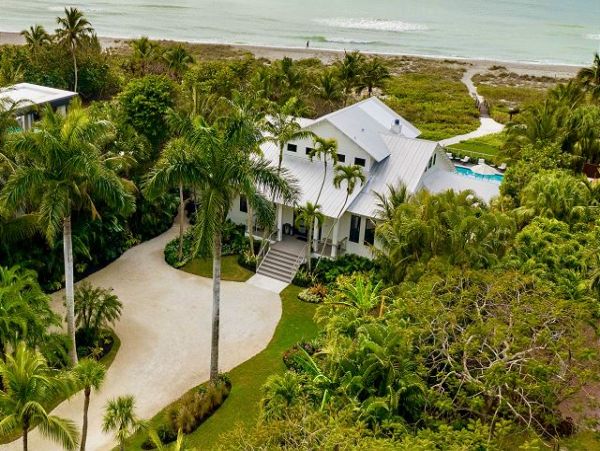 Captiva Luxury Vacation Accommodation on Beach Sleeps 12