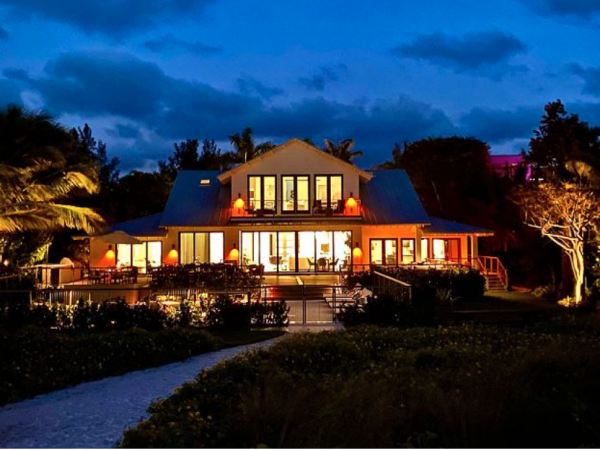Captiva Luxury Vacation Accommodation on Beach Sleeps 12