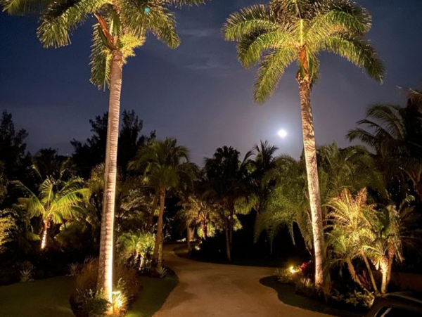 Captiva Luxury Vacation Accommodation on Beach Sleeps 12