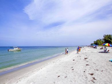 Delightful Captiva Vacation Beach Cottage Sleeps Six Guests