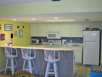 Fully equipped kitchen with breakfast bar Fully equipped kitchen with breakfast bar