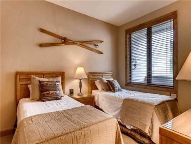 Two Bedroom Vail Vacation Condo with Pool and Hot Tub