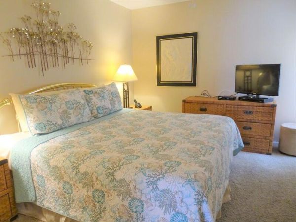 Bayside Siesta Key Condo with Private Beach Access