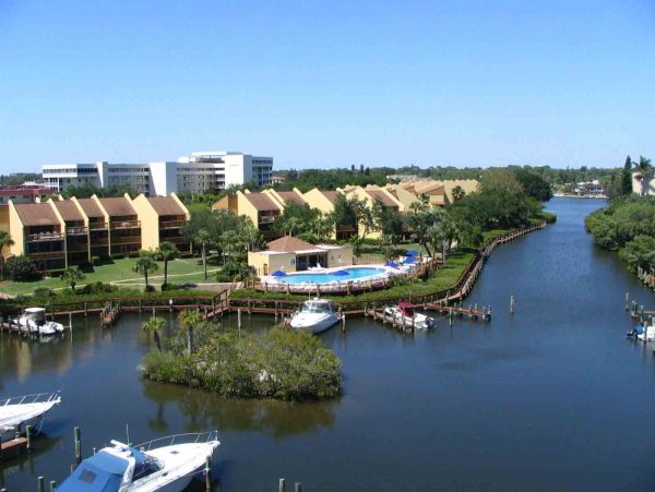 Bayside Siesta Key Condo with Private Beach Access