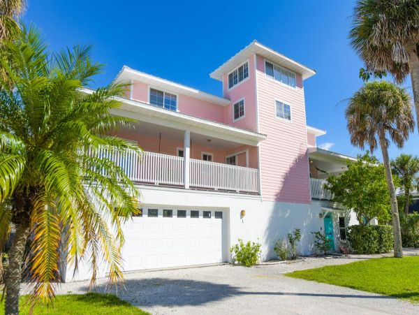 6 Houses to Beach with this Anna Maria Island Rental