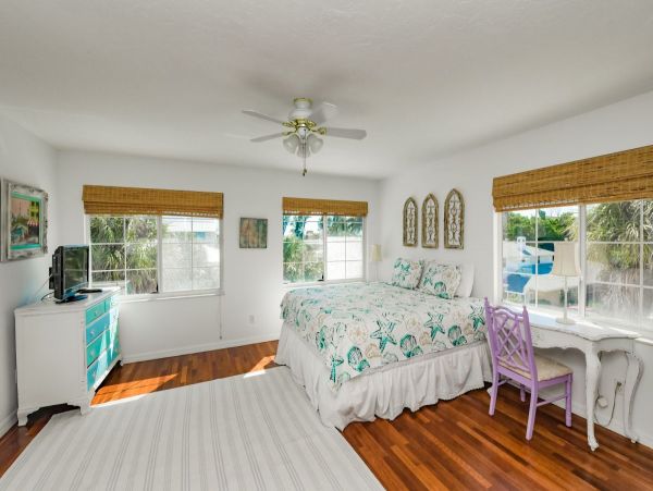 6 Houses to Beach with this Anna Maria Island Rental