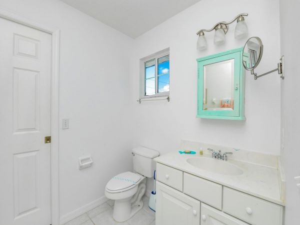 6 Houses to Beach with this Anna Maria Island Rental