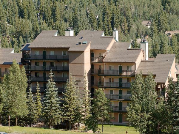 Two plus loft Lionshead Value Vacation Ski Rental