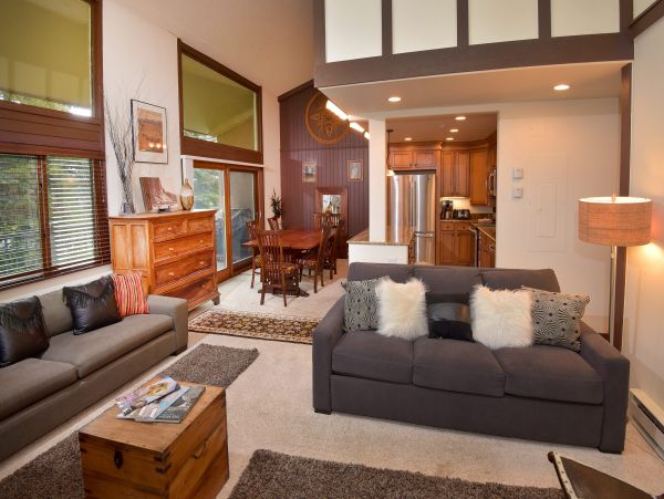 Two plus loft Lionshead Value Vacation Ski Rental