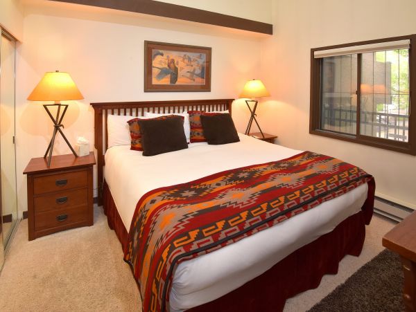 Two plus loft Lionshead Value Vacation Ski Rental