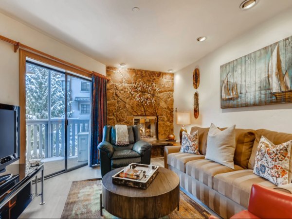 Vail Two Bedroom Ski Condo Walk to Lifts Sleeps Six