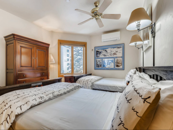 Vail Two Bedroom Ski Condo Walk to Lifts Sleeps Six