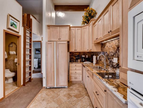 Great Vail Rental One Block From Golden Peak Sleeps 6 Guests