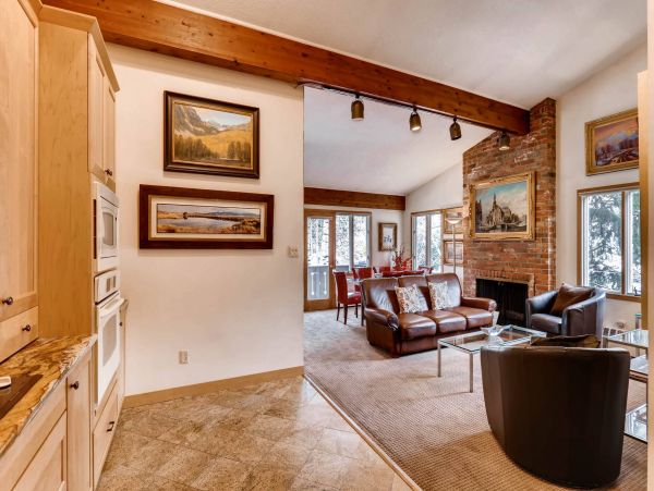 Great Vail Rental One Block From Golden Peak Sleeps 6 Guests
