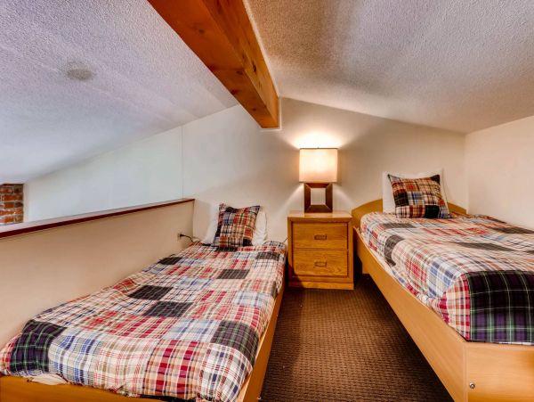 Great Vail Rental One Block From Golden Peak Sleeps 6 Guests
