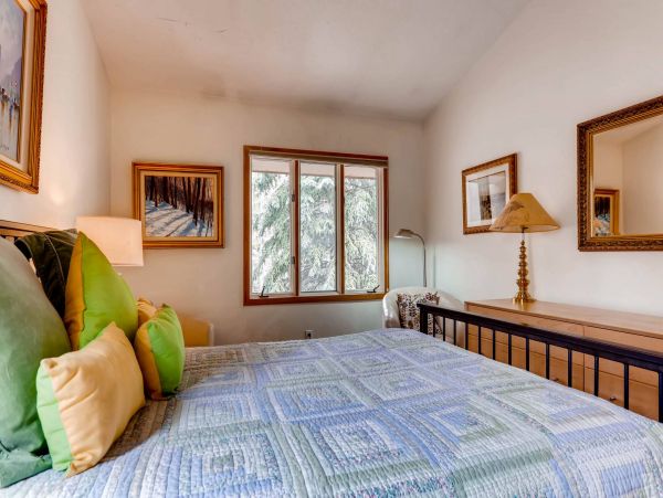 Great Vail Rental One Block From Golden Peak Sleeps 6 Guests