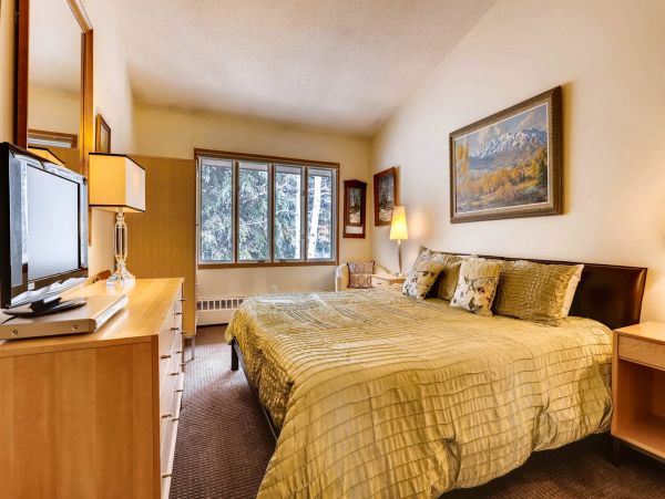 Great Vail Rental One Block From Golden Peak Sleeps 6 Guests