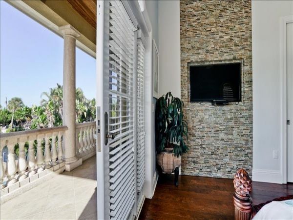 One of the Best 5 Bedroom Homes on Anna Maria with Boat Dock