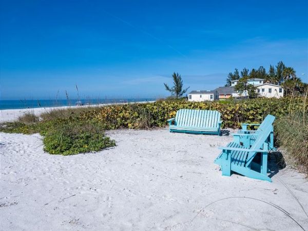 Anna Maria Four Bedroom Beachfront Rental Pool