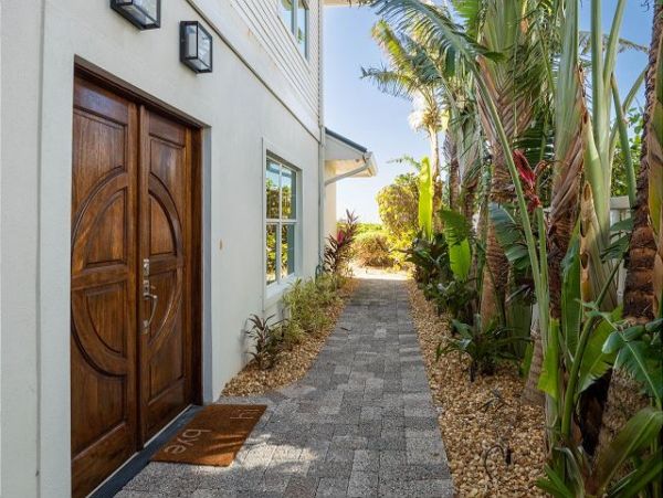 Anna Maria Four Bedroom Beachfront Rental Pool