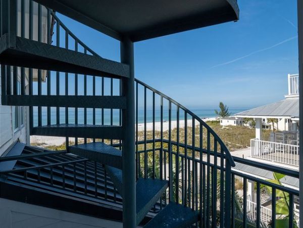 Anna Maria Four Bedroom Beachfront Rental Pool