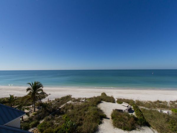 Anna Maria Four Bedroom Beachfront Rental Pool