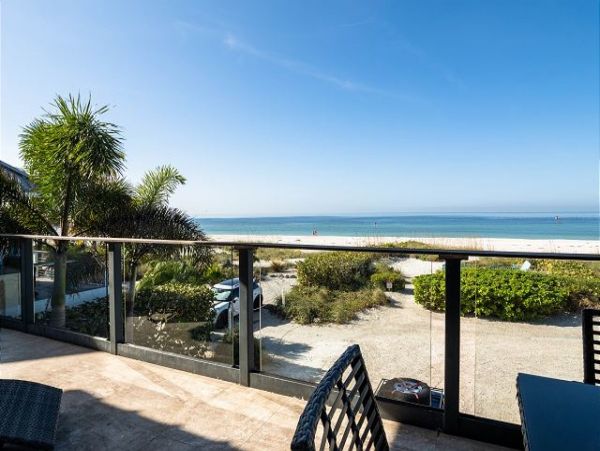 Anna Maria Four Bedroom Beachfront Rental Pool