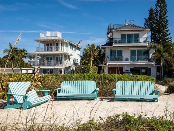 Anna Maria Four Bedroom Beachfront Rental Pool
