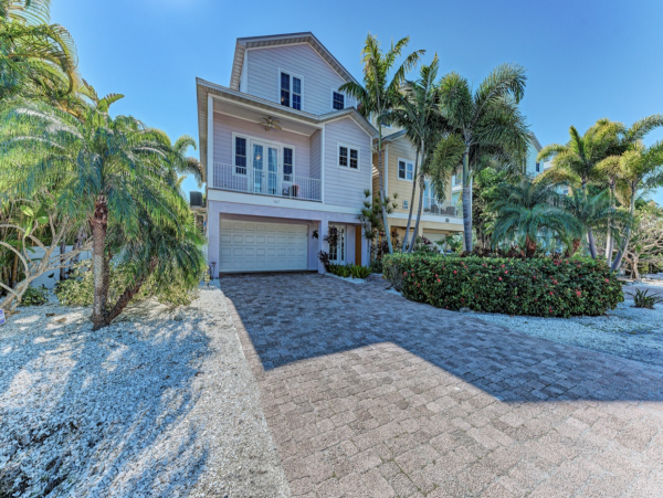 Anna Maria 4 bedroom +Den Private Pool Vacation Rental