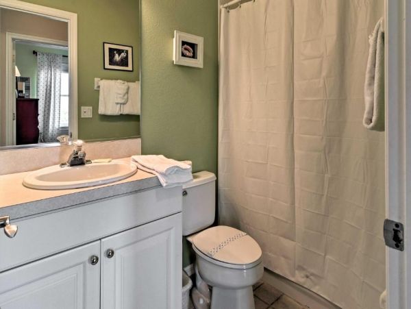 Holmes Beach Rental Only 200ft to Gulf Two Bedroom