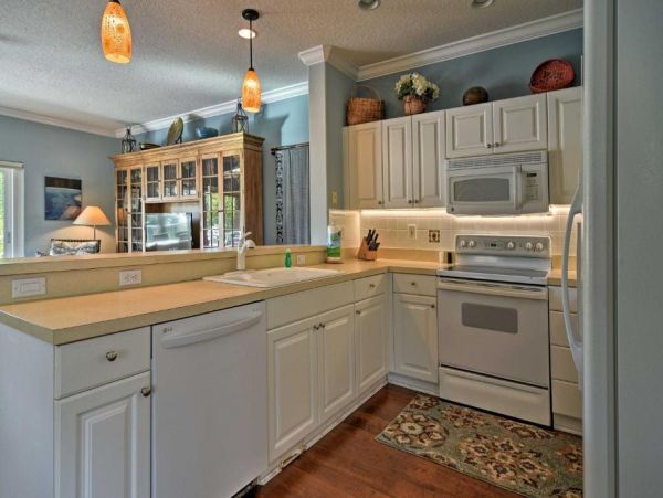 Holmes Beach Rental Only 200ft to Gulf Two Bedroom