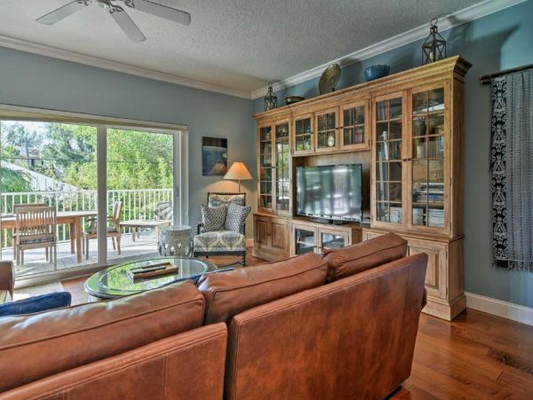 Holmes Beach Rental Only 200ft to Gulf Two Bedroom