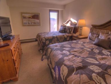 Bedroom 3 with queen beds Bedroom 3 with queen beds