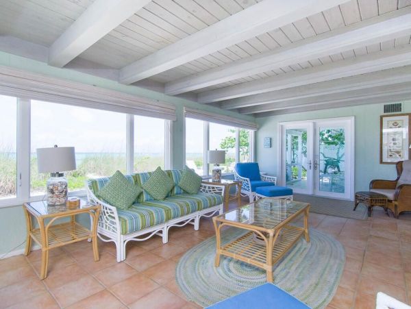 Bay Beachfront  Home Attached Apartment 4 Bedroom Rental