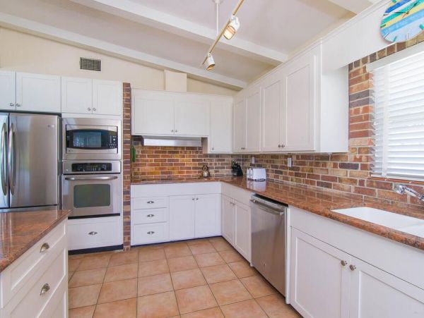 Bay Beachfront  Home Attached Apartment 4 Bedroom Rental