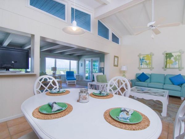 Bay Beachfront  Home Attached Apartment 4 Bedroom Rental